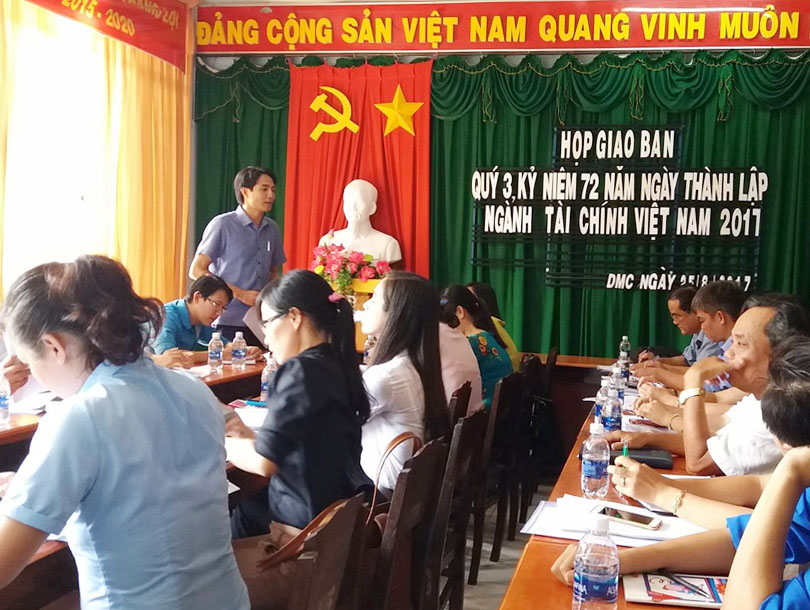 Phòng Tài chính – Kế hoạch huyện Dương Minh Châu tổ chức Hội nghị giao ban quý III/2017 và tổ chức kỷ niệm 72 năm ngày truyền thống ngành Tài chính Việt Nam
