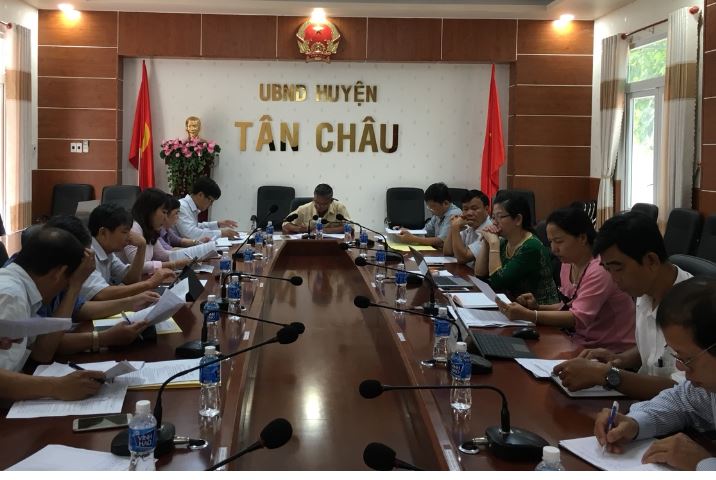 Ủy ban Nhân dân huyện Tân Châu  họp Ban Chỉ đạo thu ngân sách