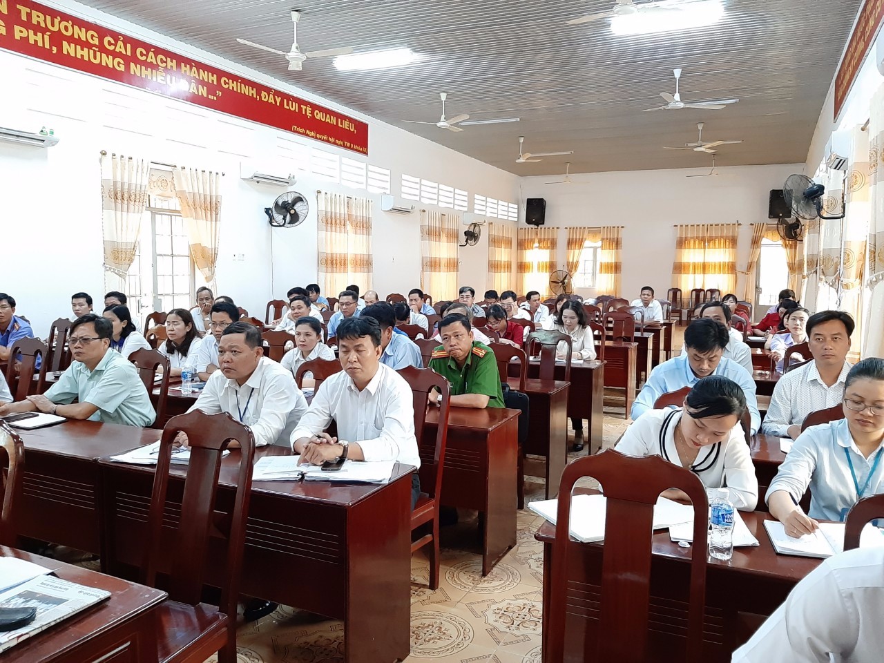UBND huyện Dương Minh Châu tổ chức phiên họp  thường kỳ tháng 5 năm 2019
