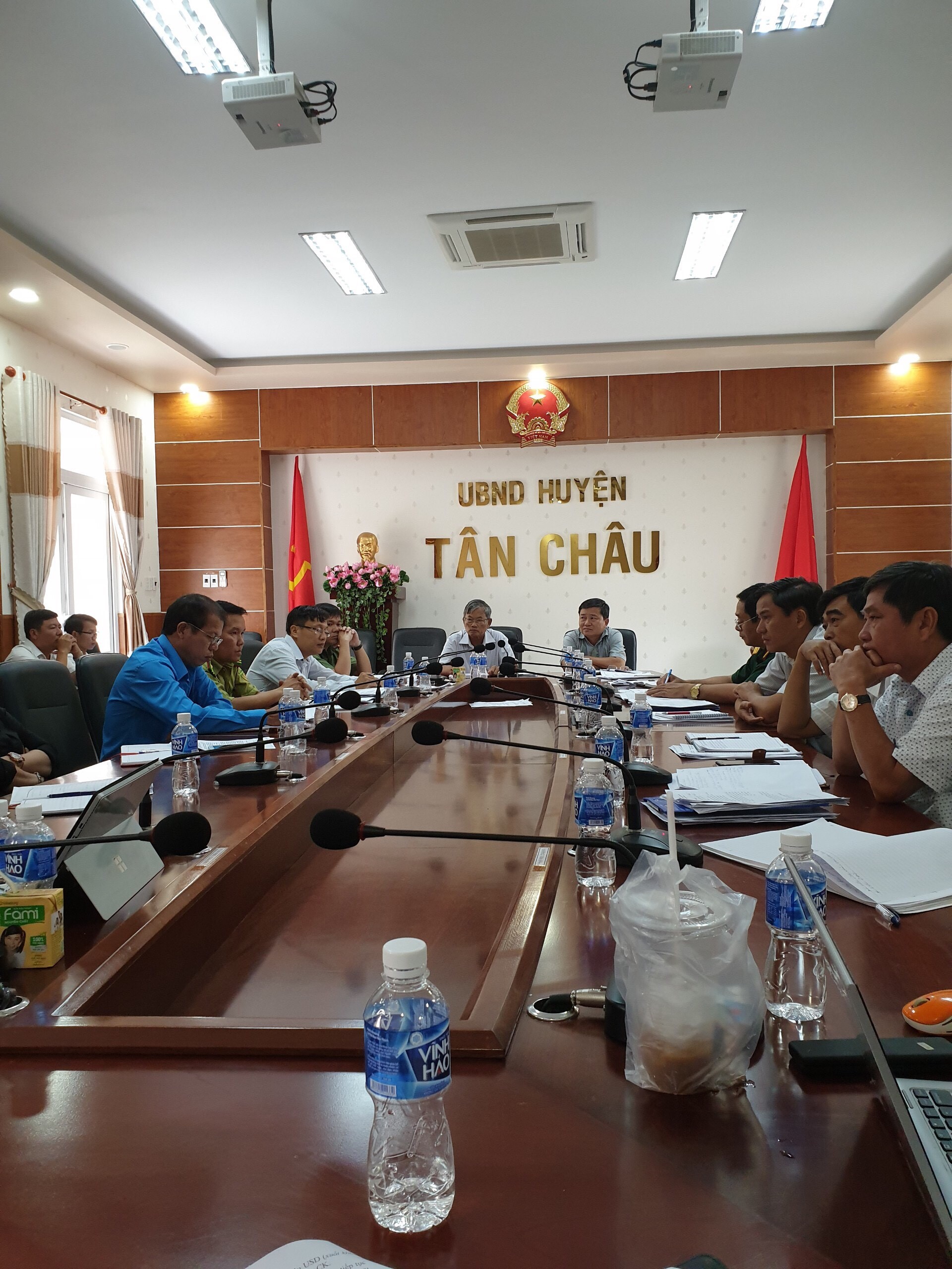 UBND huyện Tân Châu họp thường kỳ  tháng 7/2019