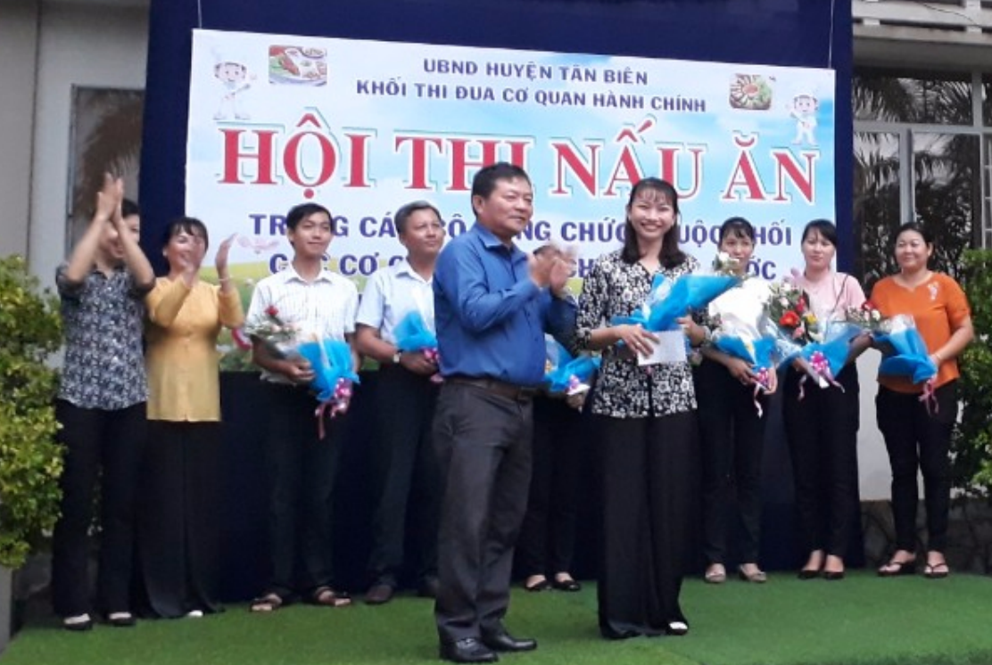 Hội thi nấu ăn chào mừng 89 năm ngày Phụ nữ Việt Nam 20/10 tại phòng Tài chính – Kế hoạch huyện Tân Biên