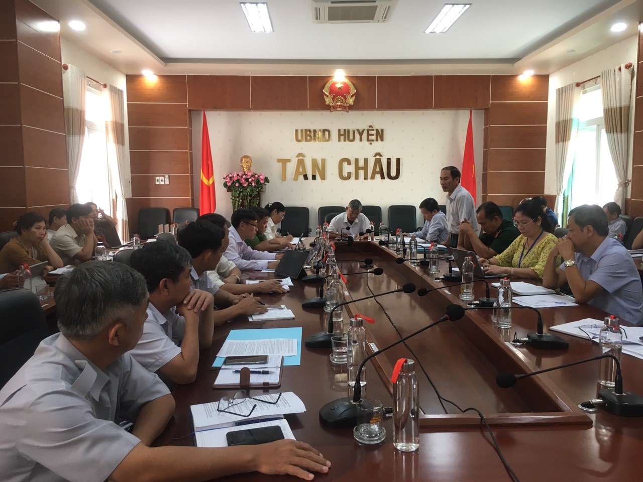 UBND huyện Tân Châu họp thường kỳ tháng 05/2020