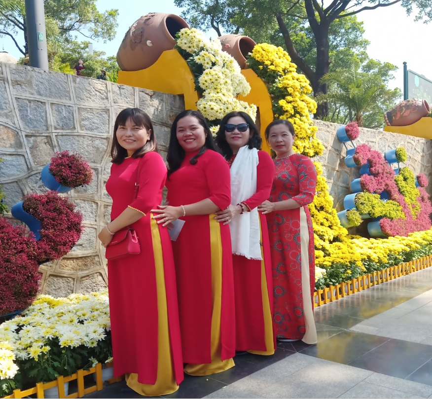 Phòng TCKH thị xã Hòa Thành hưởng ứng sự kiện tuần lễ Áo dài Việt Nam năm 2021