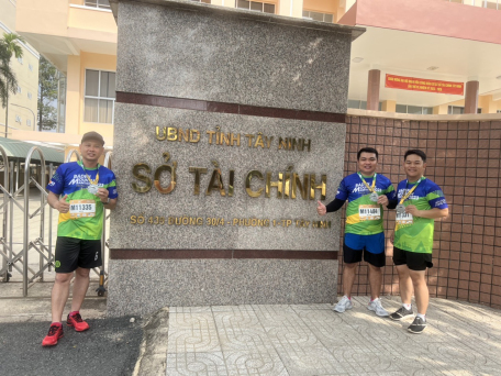 Công đoàn viên Sở Tài chính tham gia Giải chạy BaDen Mountain Marathon 2023 – Đường chạy huyền thoại.